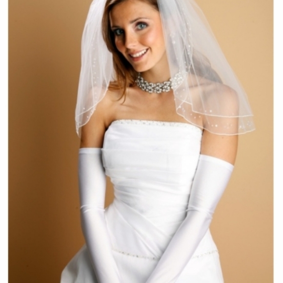 Dramatic women's long 19" white costume gloves - Picture 8 of 11